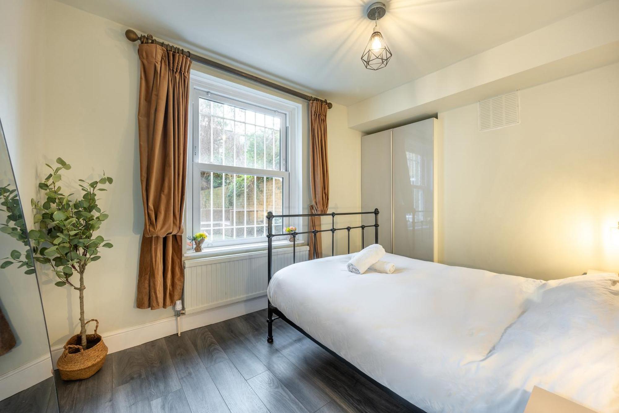 Apartment Kensington - Two Bedroom With Garden London