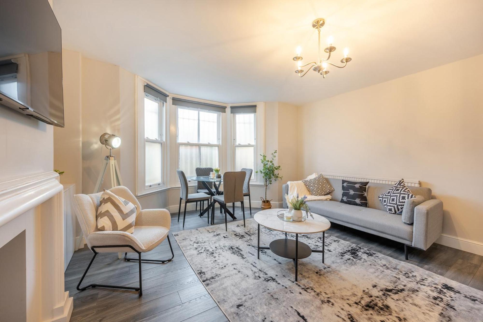 Kensington - Two Bedroom With Garden
